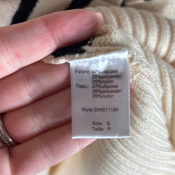 Elan > Cream V Neck Collared Striped Sweater Small - Picture 8 of 9